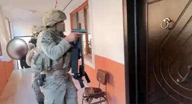 Bursa'da Jandarma, Uyuşturucu ve Silah Operasyonu Düzenledi