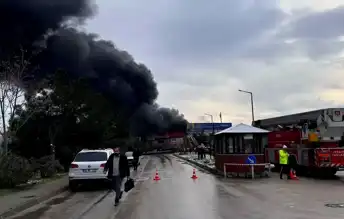 Bursa Yıldırım'da Madeni Yağ İşletmesinde Yangın!