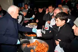 Bursalılar Regaib Kandilini Camilerde Kutladı