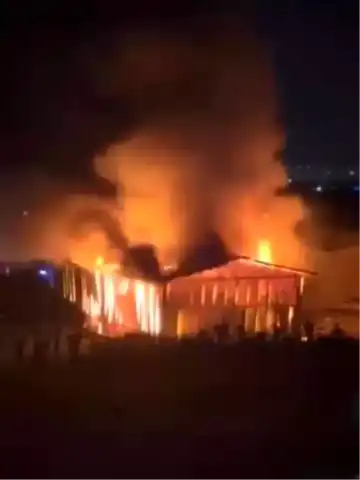Bursa Fabrikasında Büyük Yangın: Demir Yığınına Döndü