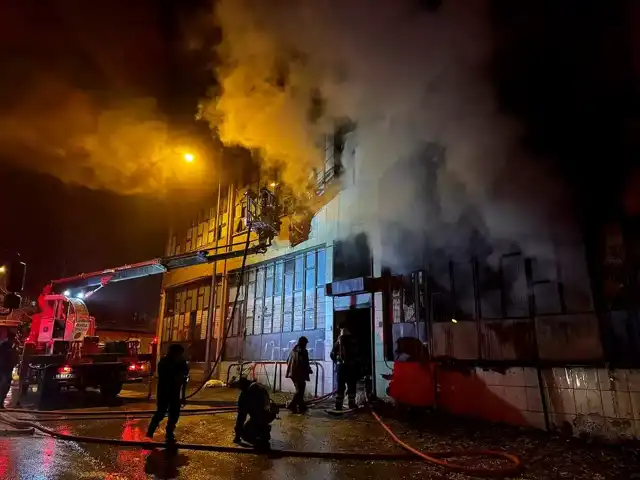 Bursa Osmangazi'de Tekstil Atölyesi Yandı!