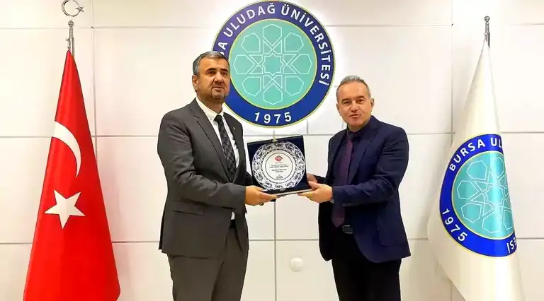 Üniversite-Sanayi İşbirliği: Güven Sorunu Gölgesinde