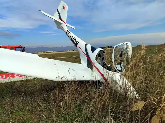 Yenişehir'de Eğitim Uçağı Kazası: Pilot Yaralandı